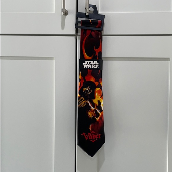 Star Wars Vader tie. - Picture 5 of 6